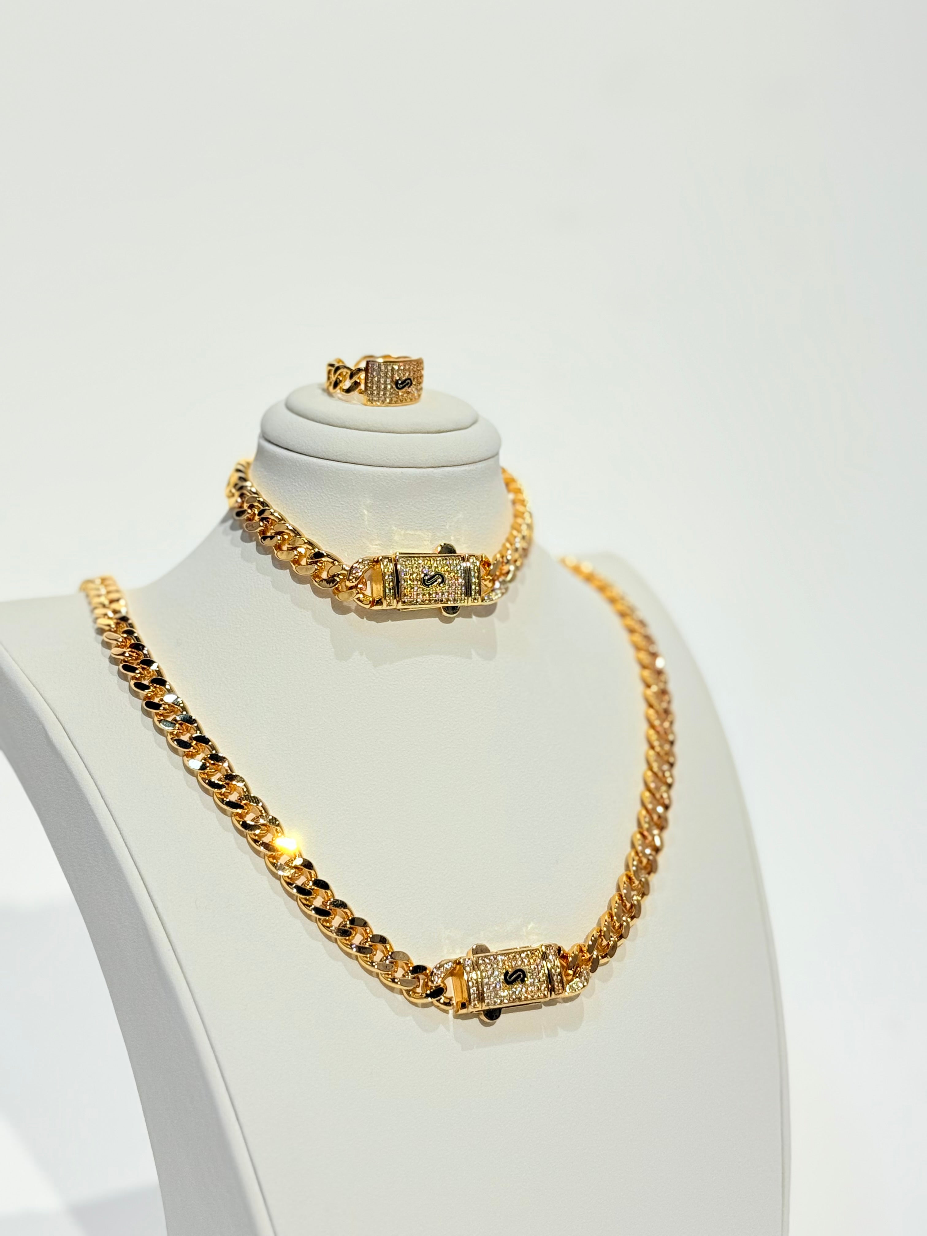 طقم الموناكو  ( سنسال+ حلق +خاتم + اسوارة ) مطلي ذهب محجر